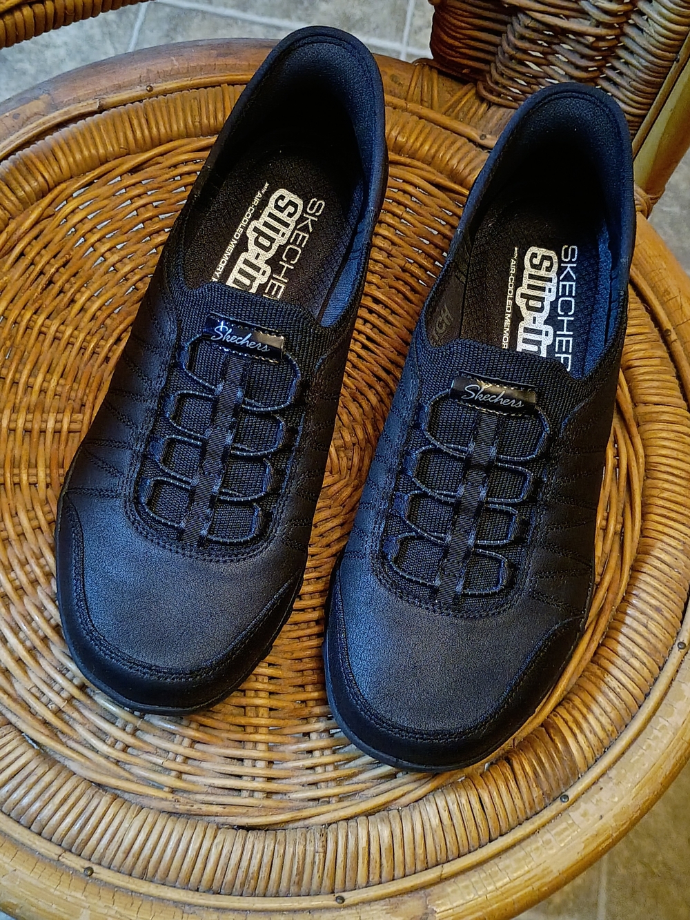 Skechers Slip-On Black Memory Foam Loafers Women's Size 7, New Without Tags